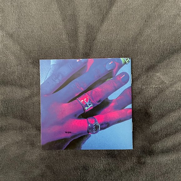 5 Seconds of Summer 5SOS Youngblood Deluxe CD with Autographed CD Booklet - Picture 2 of 4